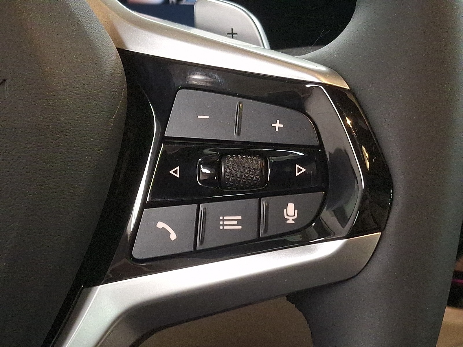 Thumbnail: 2025 BMW 3 Series - 17