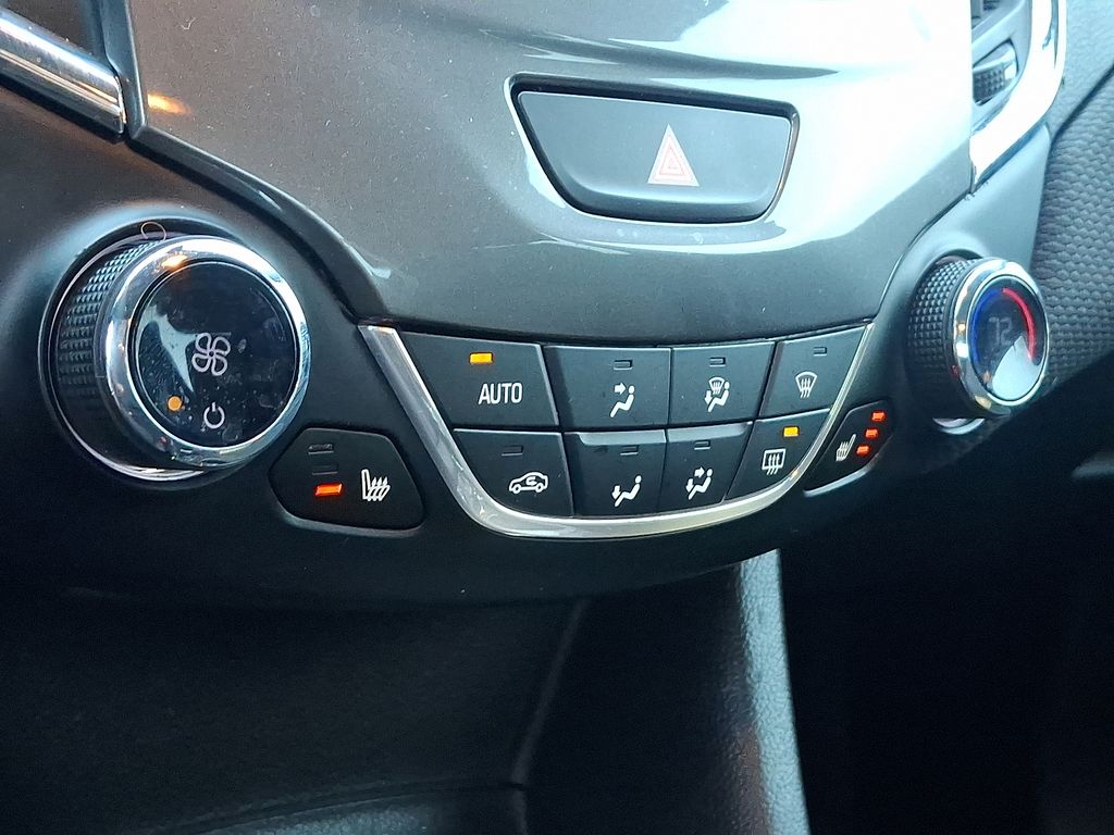Thumbnail: 2019 Chevrolet Cruze - 13