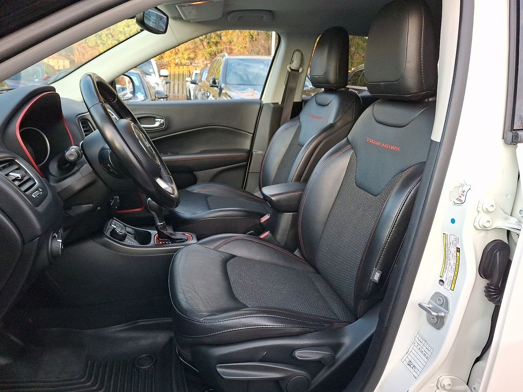 Thumbnail: 2020 Jeep Compass - 11