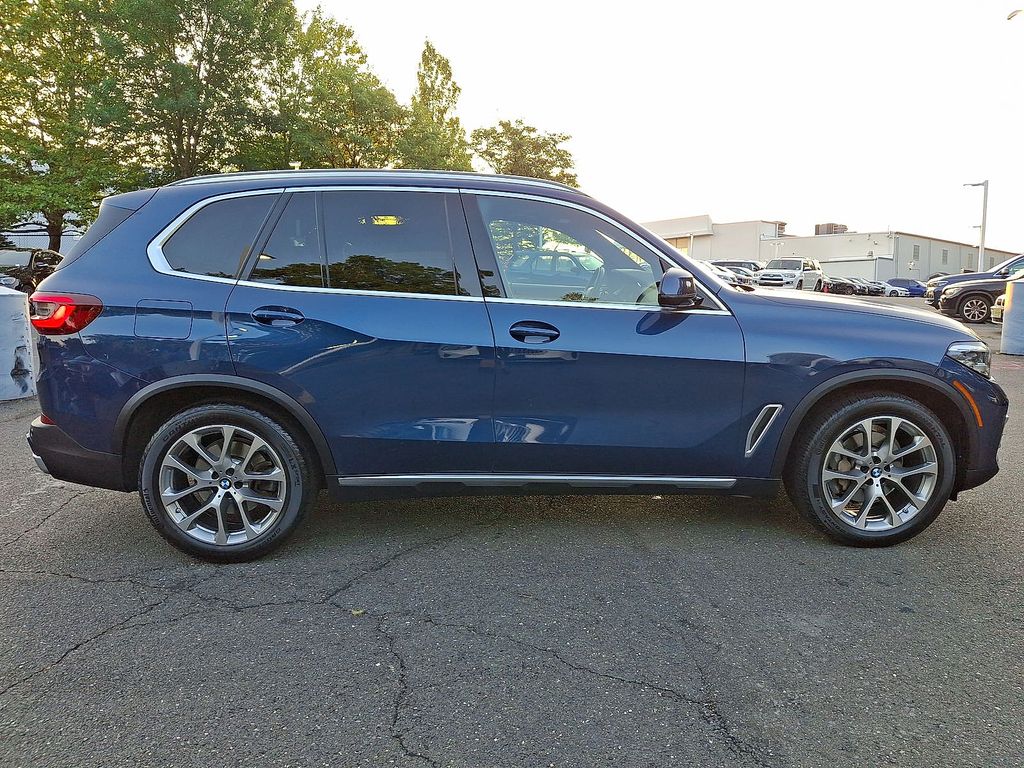 Thumbnail: 2023 BMW X5 - 25