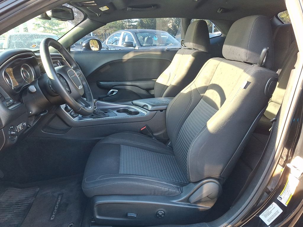 Thumbnail: 2015 Dodge Challenger - 12