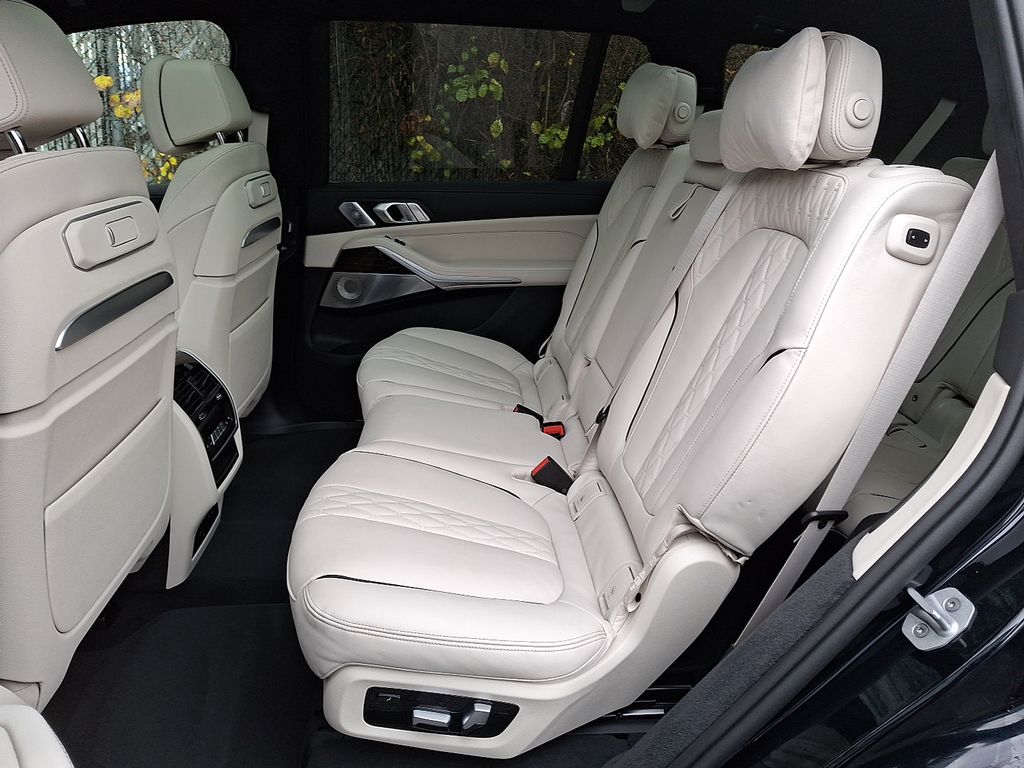 Thumbnail: 2026 BMW X7 - 7