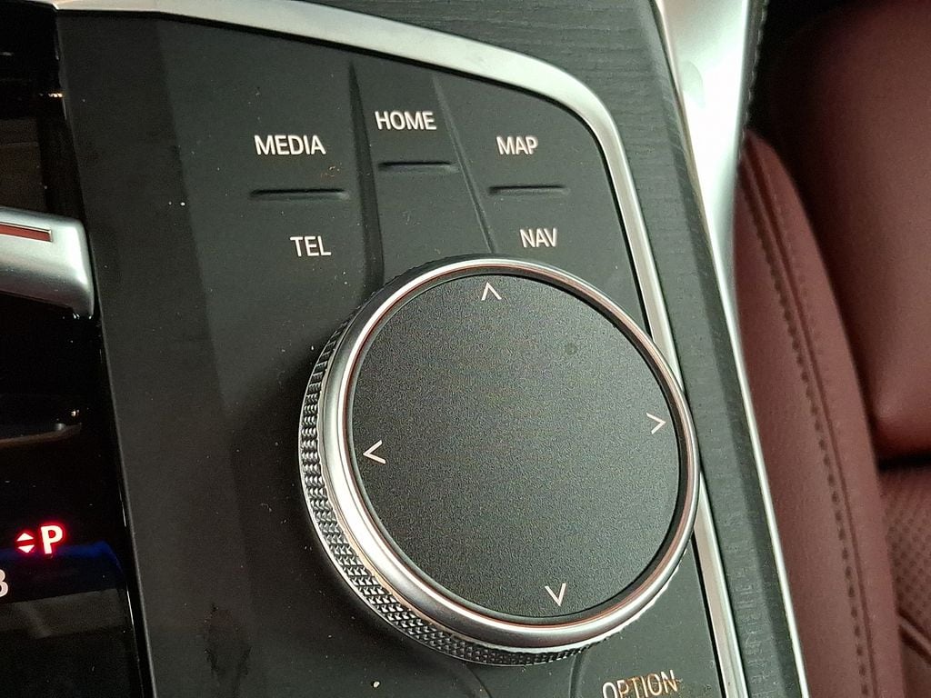 Thumbnail: 2025 BMW i4 - 21