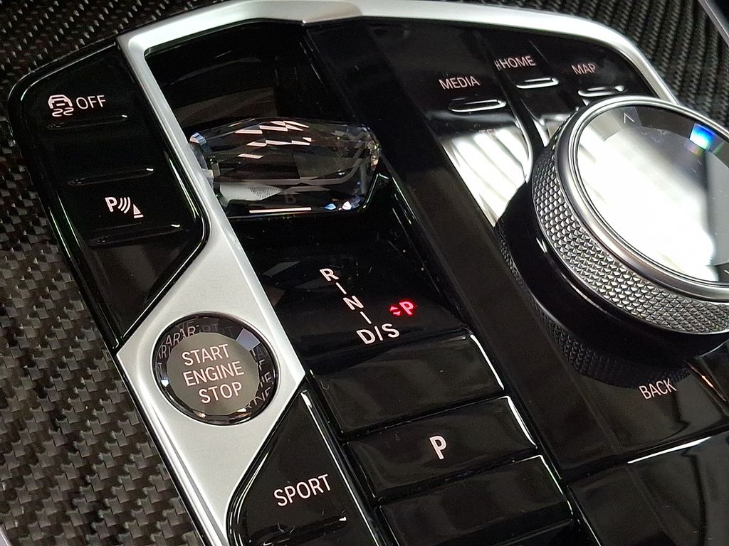 Thumbnail: 2025 BMW X7 - 14