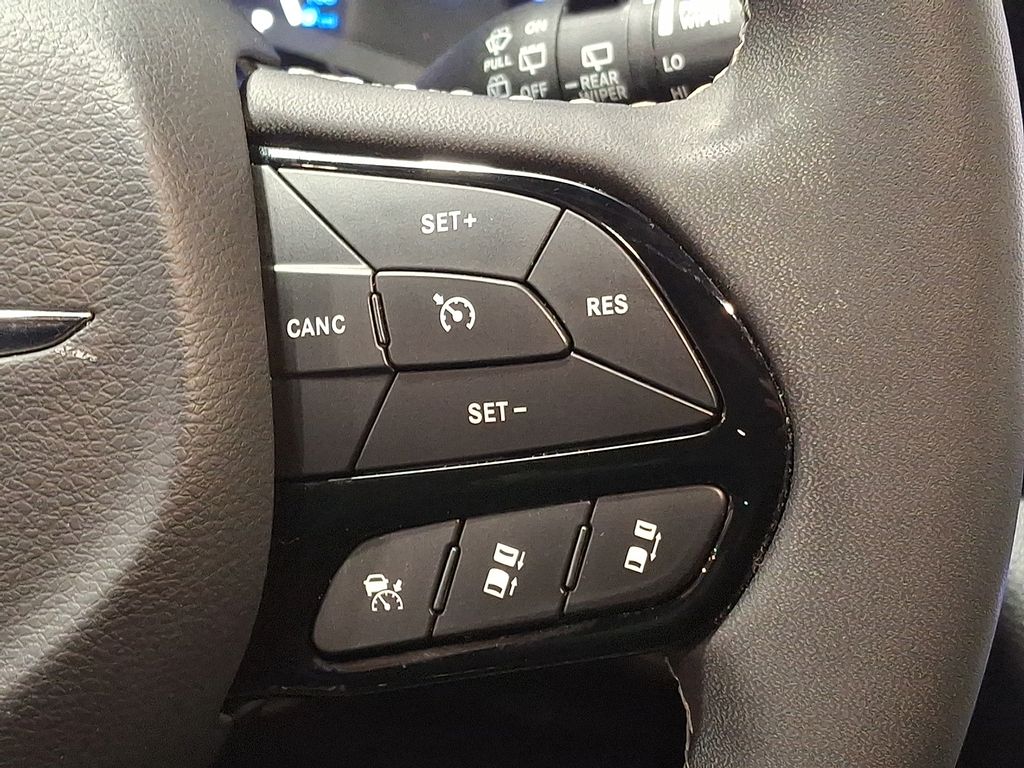 Thumbnail: 2024 Chrysler Pacifica - 18