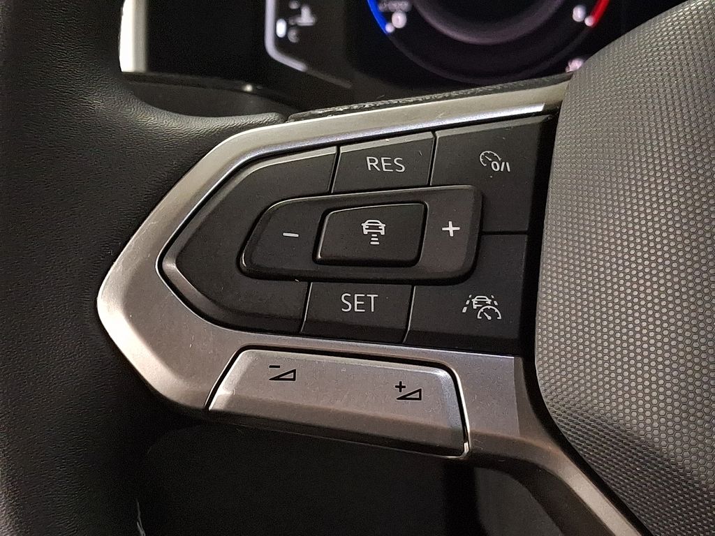 Thumbnail: 2022 Volkswagen Atlas - 17