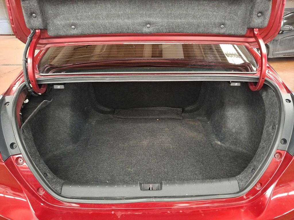 Thumbnail: 2022 Honda Insight - 26