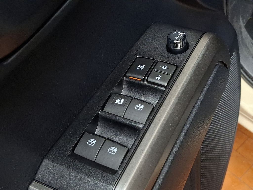 2019 Toyota Tacoma  25
