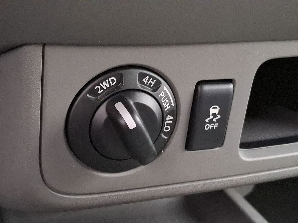 Thumbnail: 2018 Nissan Frontier - 17