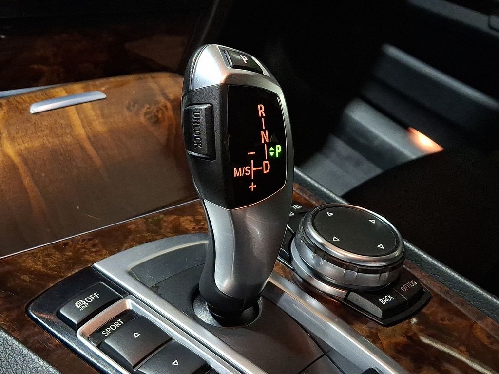 Thumbnail: 2015 BMW 7 Series - 11