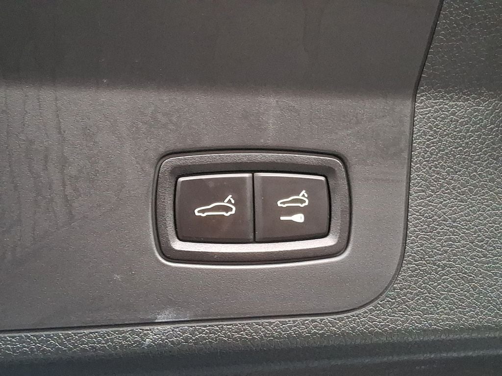 Thumbnail: 2023 Porsche Panamera - 28