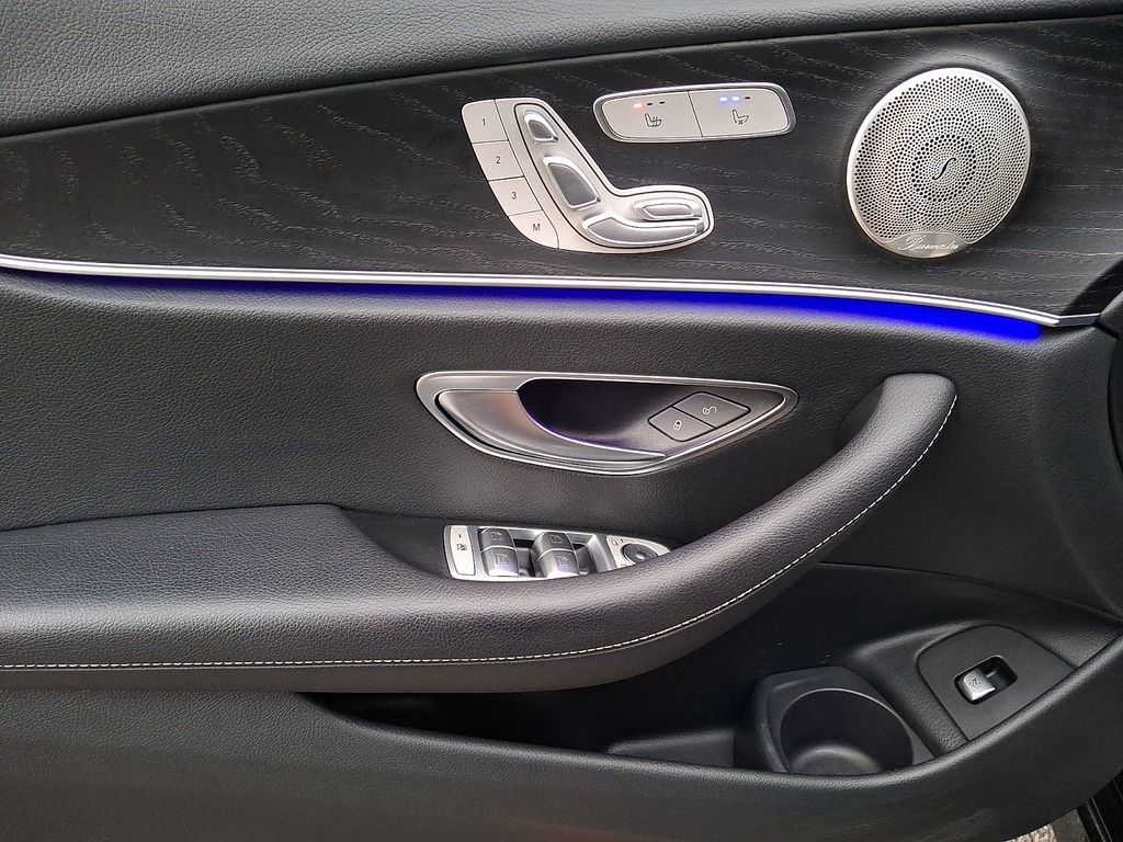 Thumbnail: 2022 Mercedes-Benz E-Class - 8