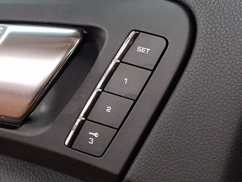 Thumbnail: 2014 Porsche Cayenne - 27