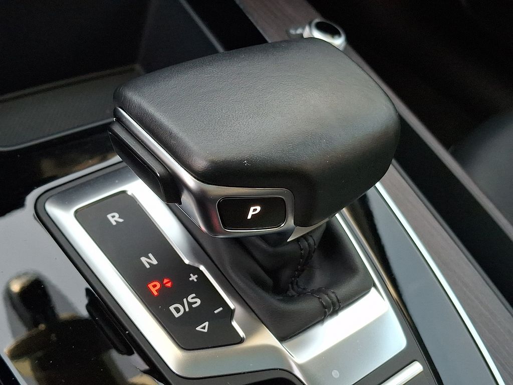 Thumbnail: 2022 Audi Q5 - 13