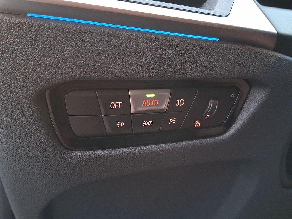 Thumbnail: 2023 BMW i4 - 23