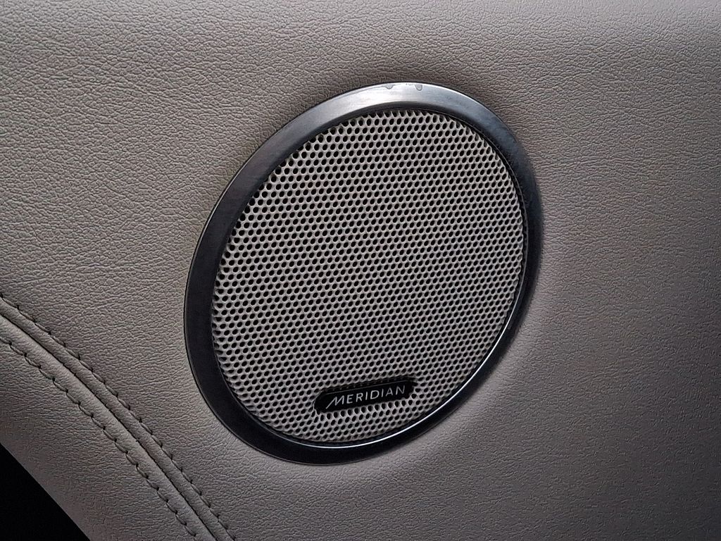 Thumbnail: 2022 Land Rover Range Rover - 20