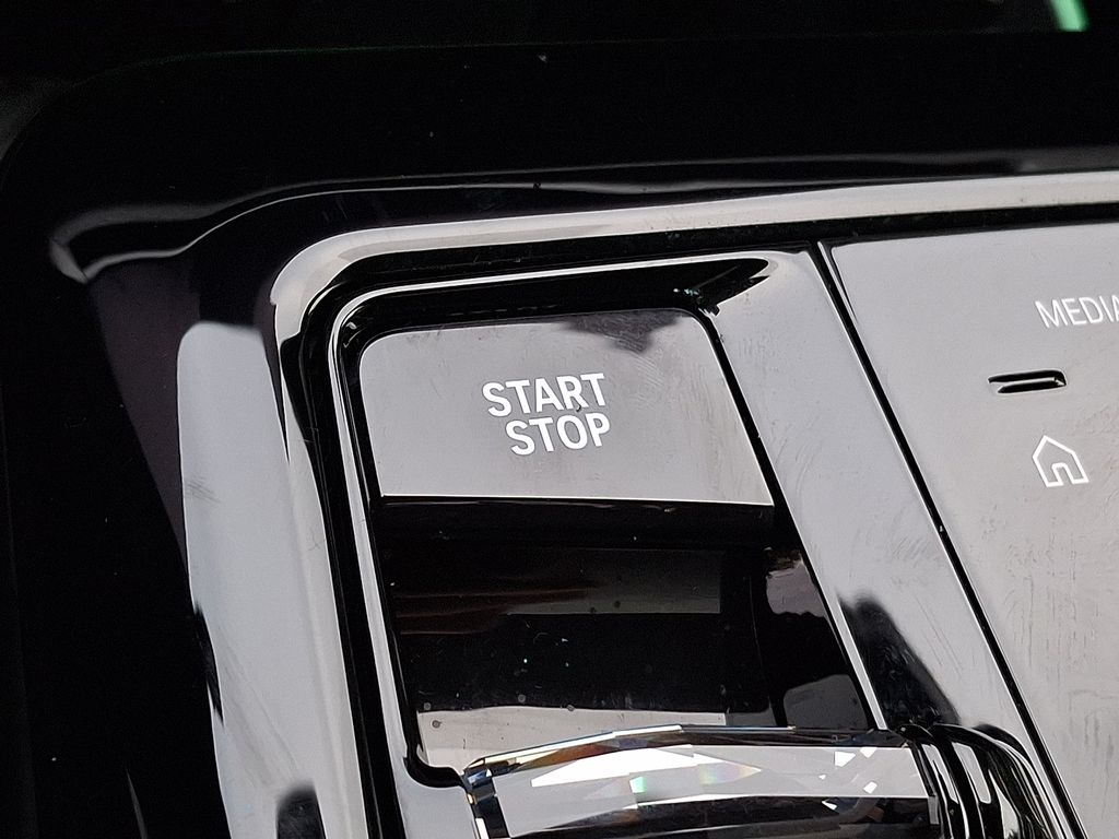 Thumbnail: 2025 BMW i5 - 19