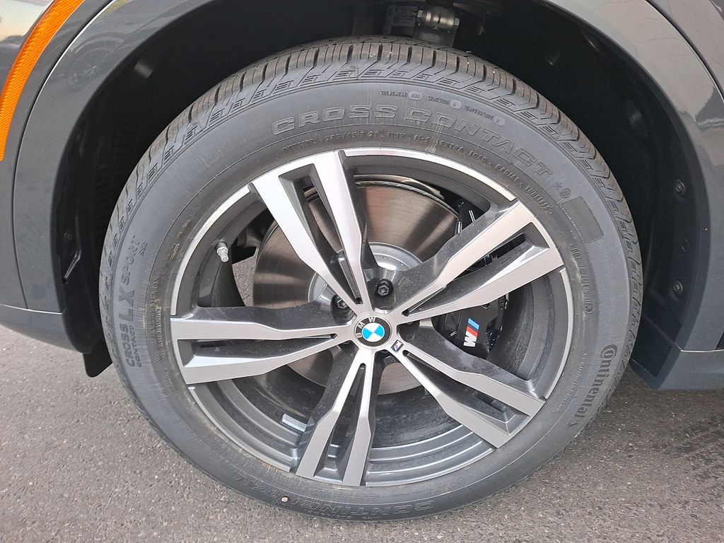 Thumbnail: 2027 BMW X7 - 4
