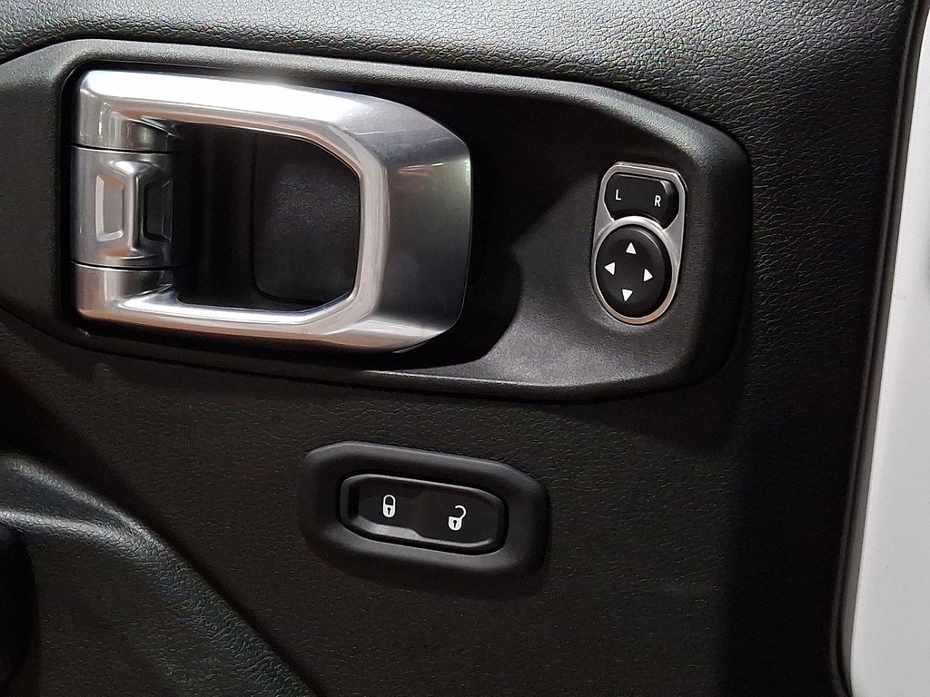 Thumbnail: 2022 Jeep Gladiator - 22