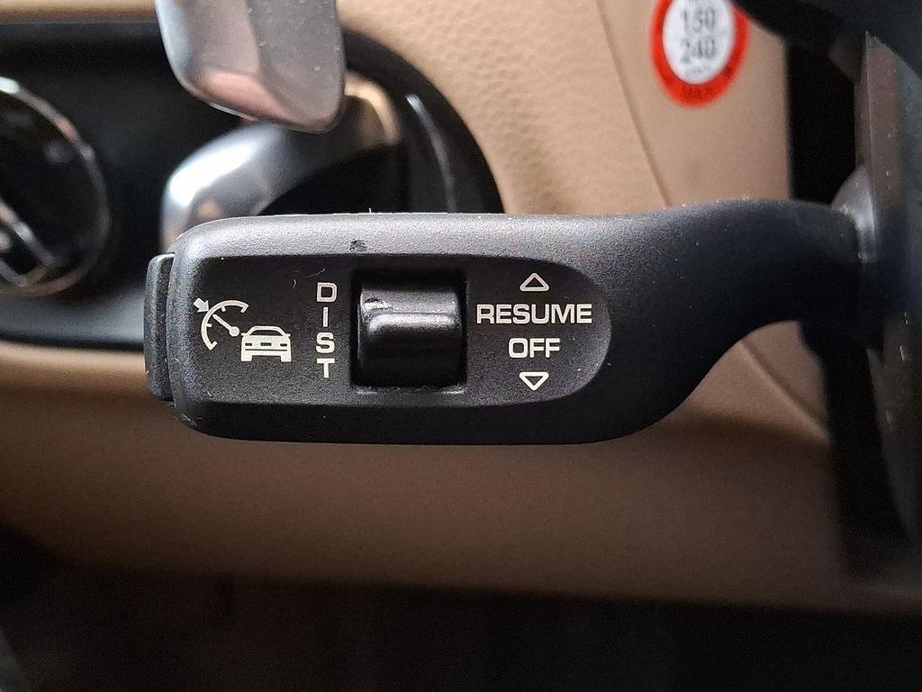 Thumbnail: 2019 Porsche Macan - 18