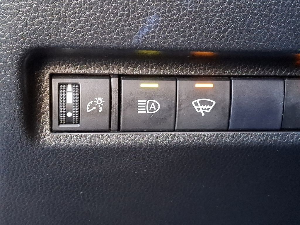 Thumbnail: 2020 Toyota RAV4 - 23