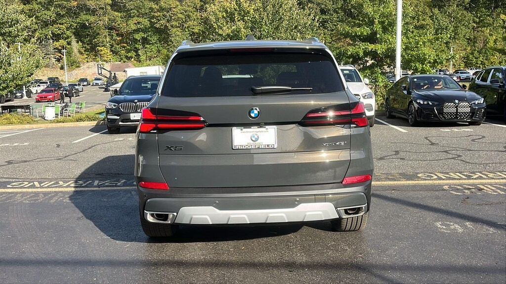 New 2026 BMW X5 xDrive40i Sports Activity Vehicle