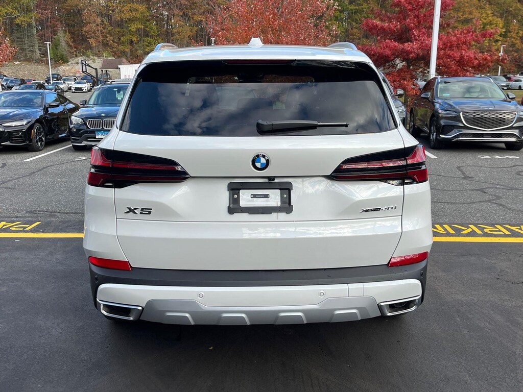 New 2026 BMW X5 xDrive40i Sports Activity Vehicle
