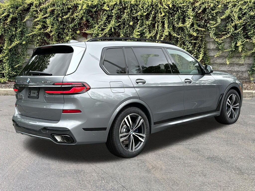 New 2027 BMW X7 xDrive40i Sports Activity Vehicle