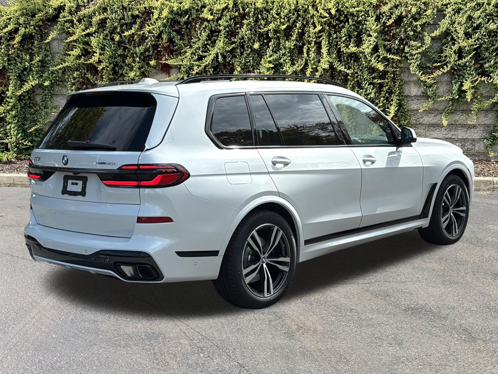 New 2027 BMW X7 xDrive40i Sports Activity Vehicle