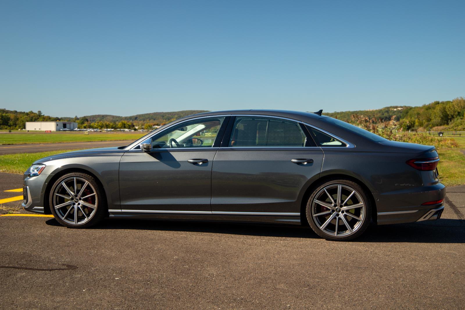 2023 Audi S8 Quattro photo 4