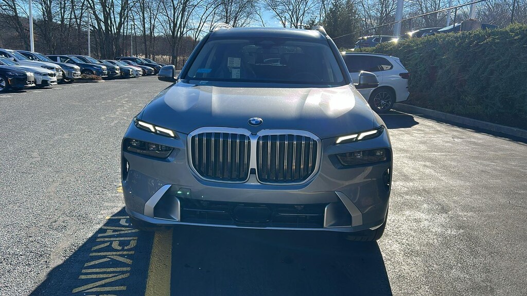 New 2026 BMW X7 xDrive40i Sports Activity Vehicle