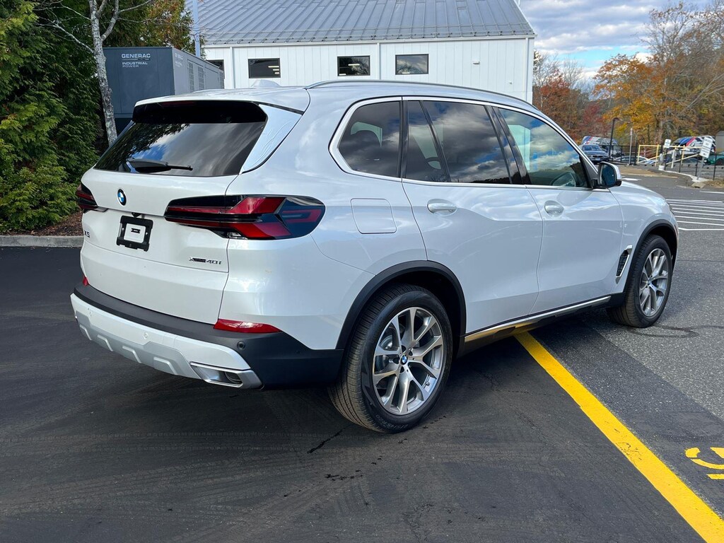 New 2026 BMW X5 xDrive40i Sports Activity Vehicle