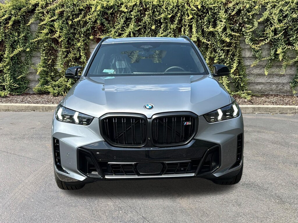 New 2026 BMW X5 M60i Sports Activity Vehicle
