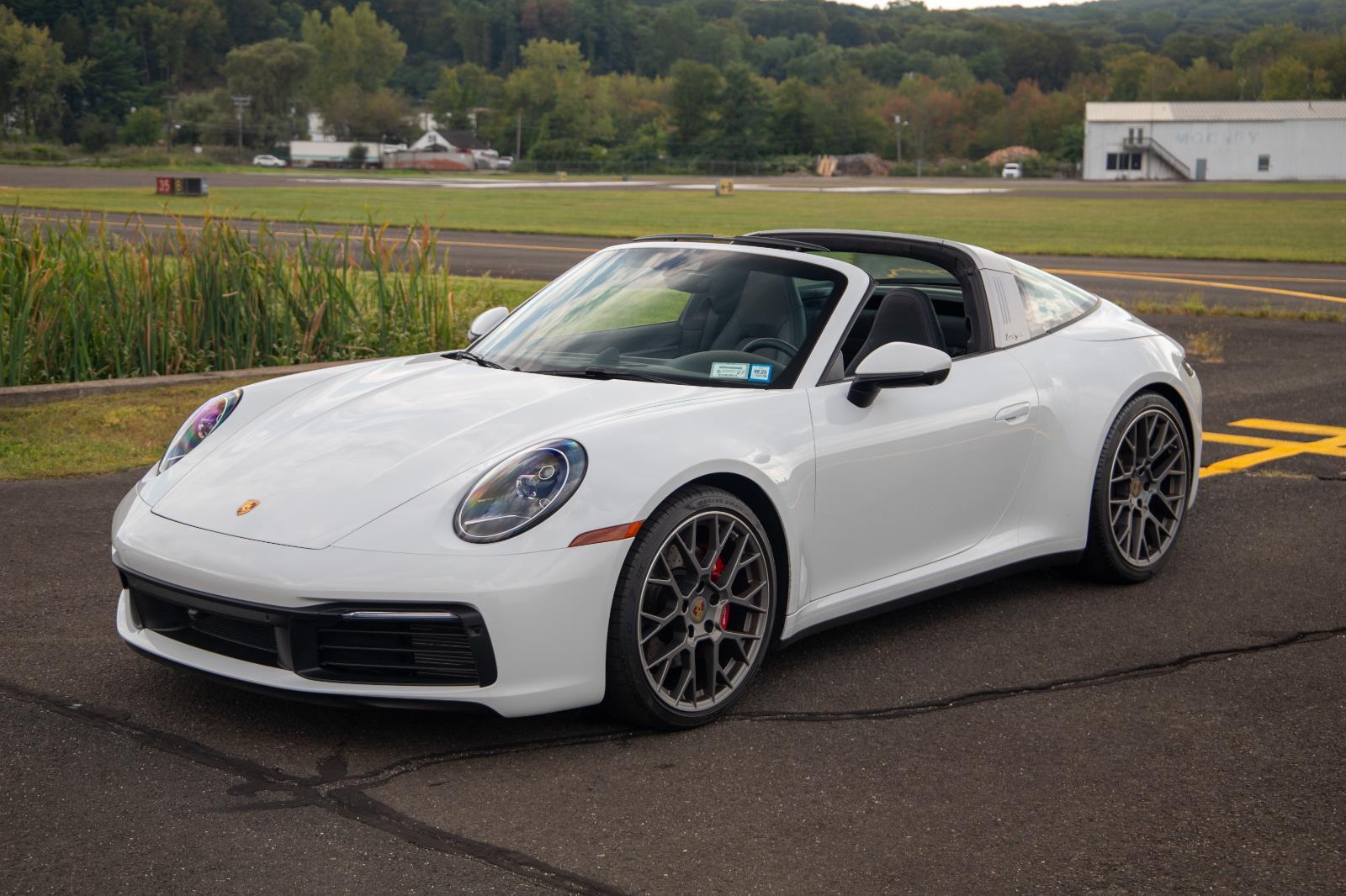 2023 Porsche 911 Targa 4S photo 3