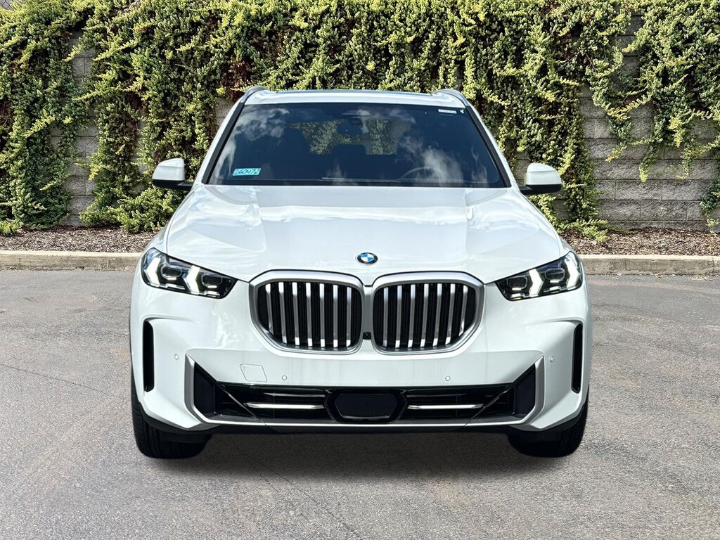 New 2026 BMW X5 xDrive40i Sports Activity Vehicle