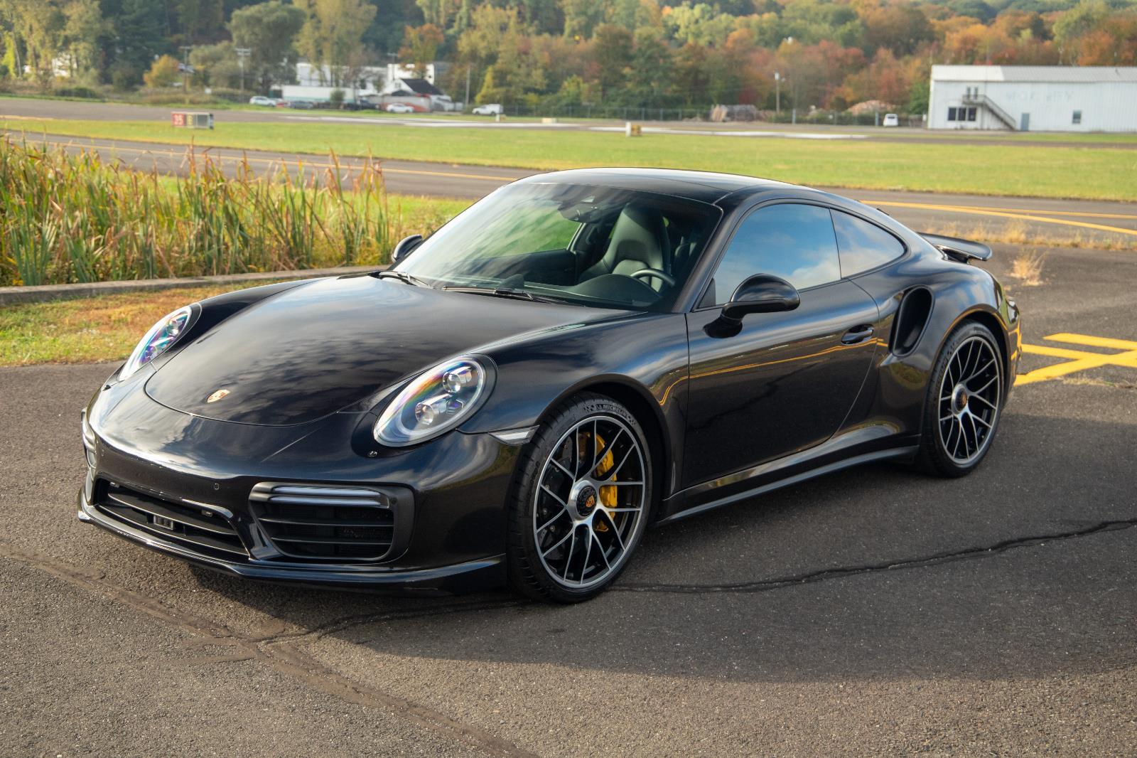 2018 Porsche 911 Turbo S photo 3