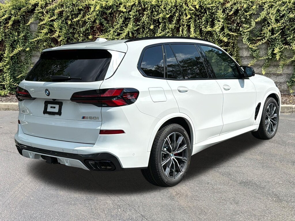 New 2026 BMW X5 M60i Sports Activity Vehicle