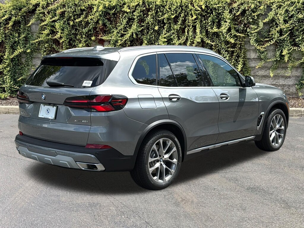 New 2026 BMW X5 xDrive40i Sports Activity Vehicle