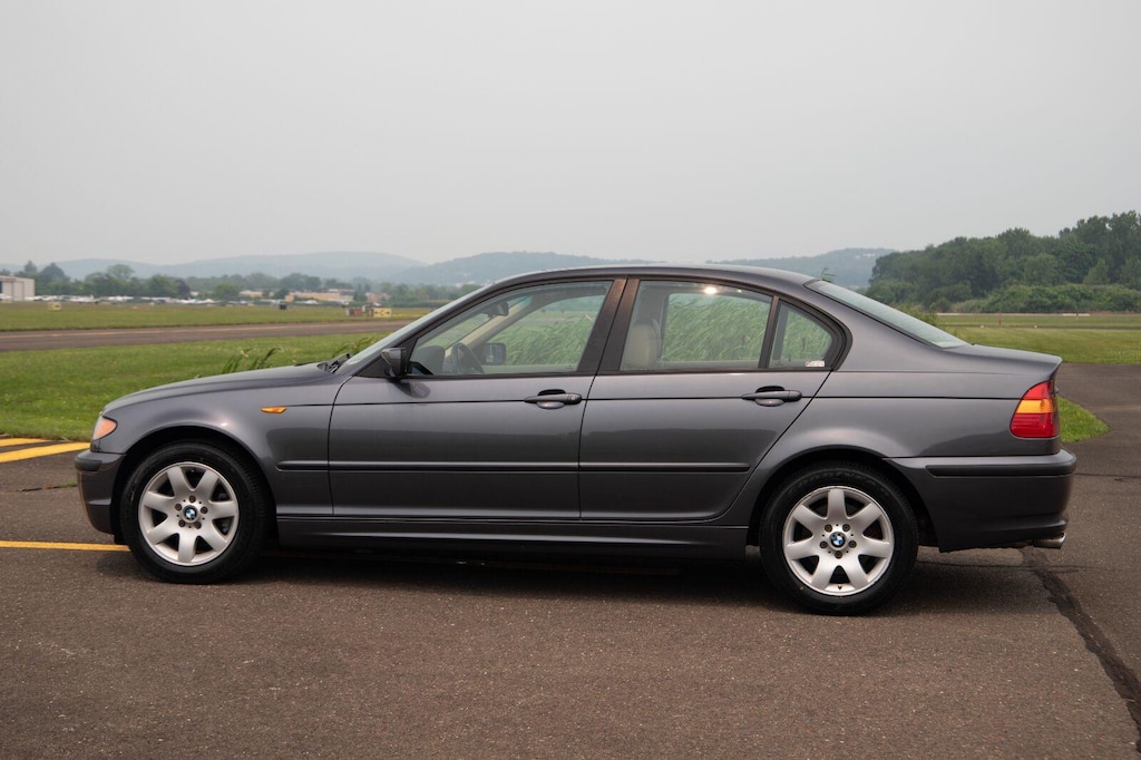 Used 2002 BMW 3 Series 325xi Sedan