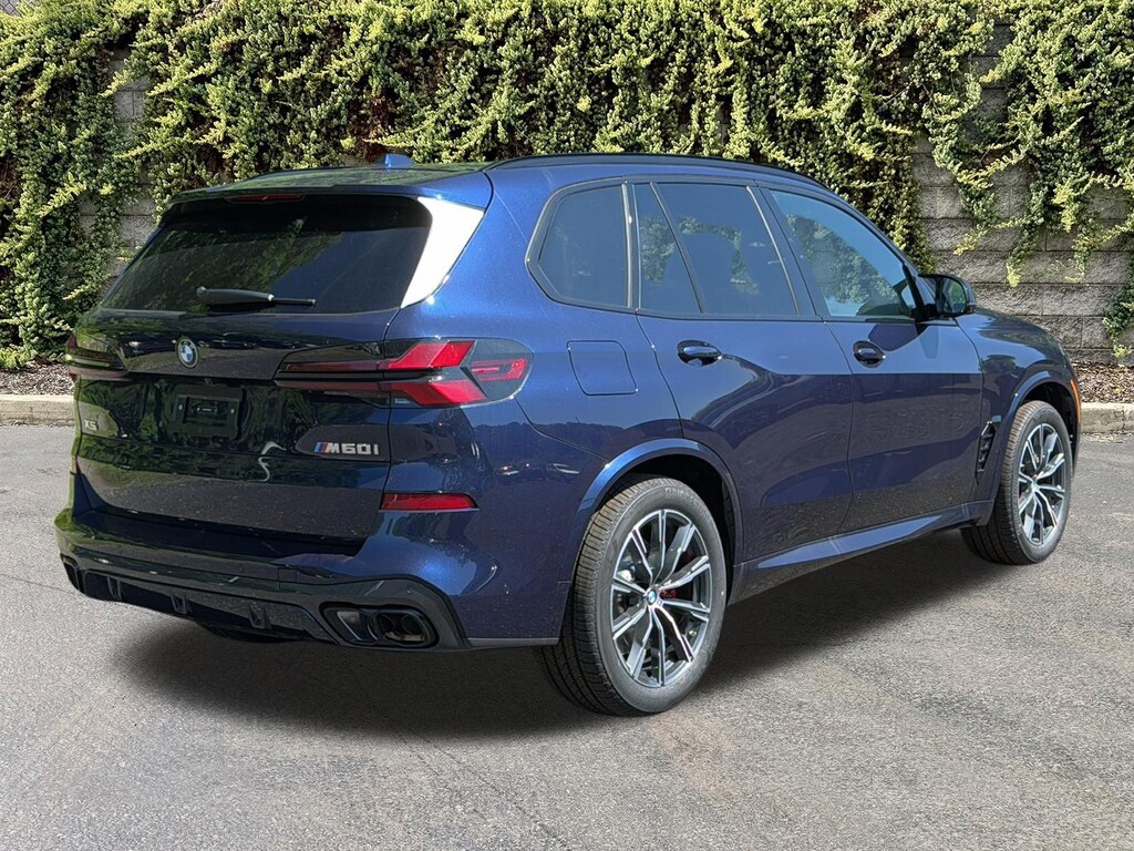 New 2026 BMW X5 M60i Sports Activity Vehicle