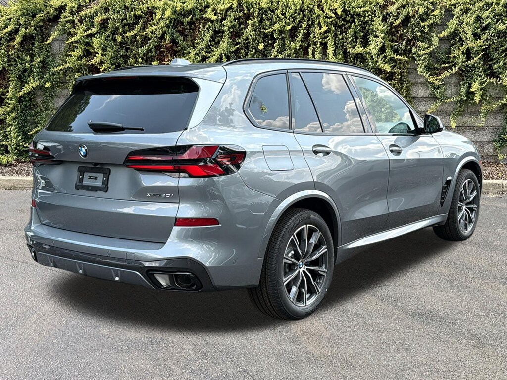 New 2026 BMW X5 xDrive40i Sports Activity Vehicle