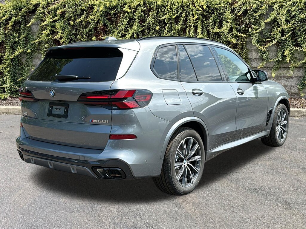 New 2026 BMW X5 M60i Sports Activity Vehicle