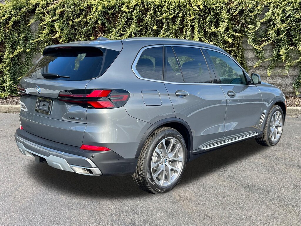 New 2026 BMW X5 xDrive50e Sports Activity Vehicle