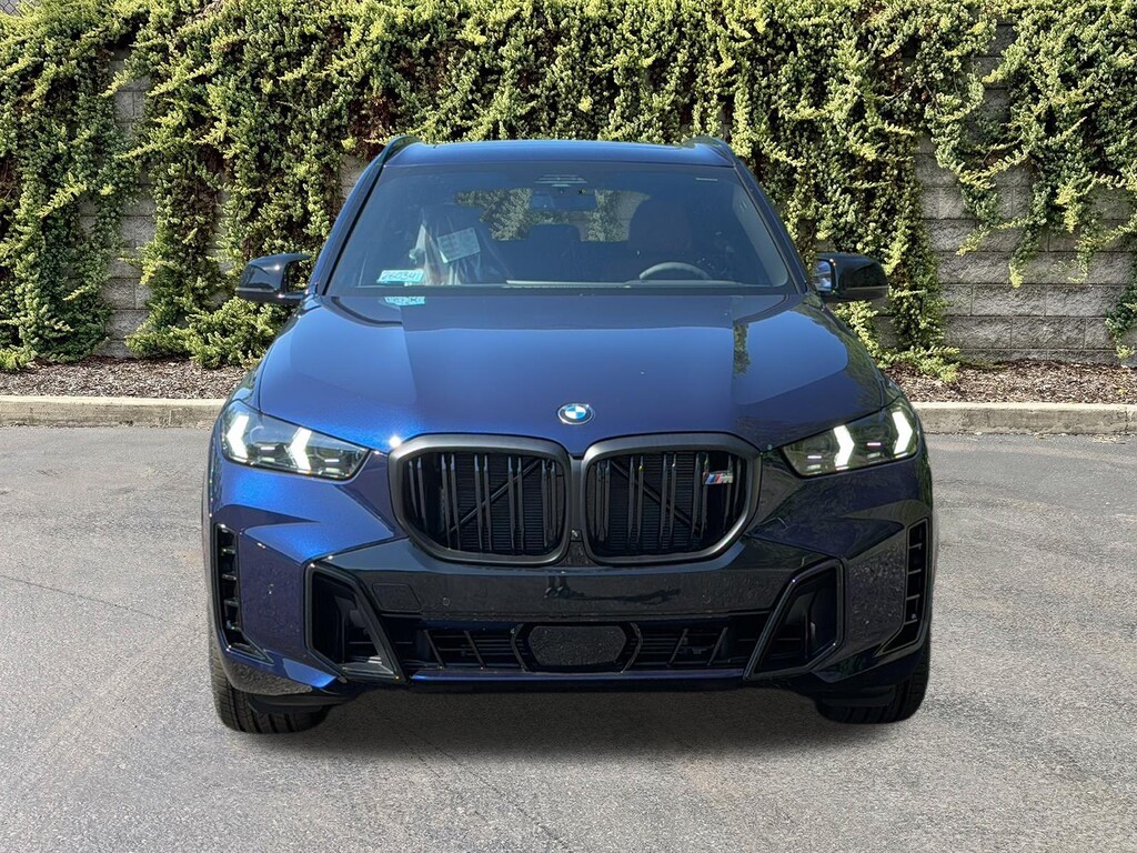 New 2026 BMW X5 M60i Sports Activity Vehicle