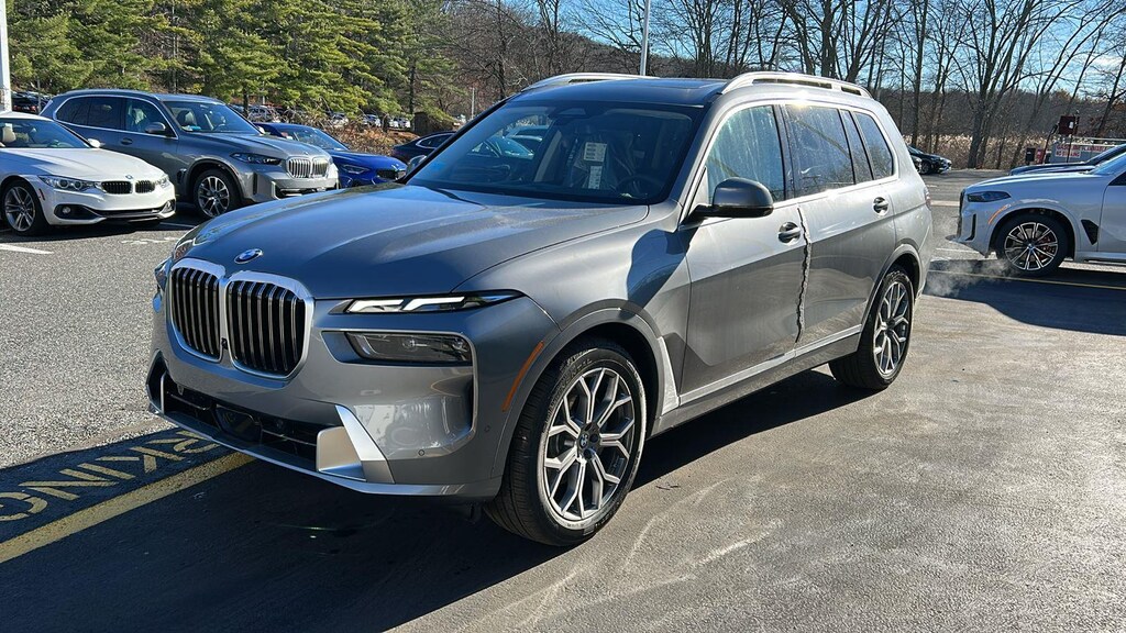 New 2026 BMW X7 xDrive40i Sports Activity Vehicle
