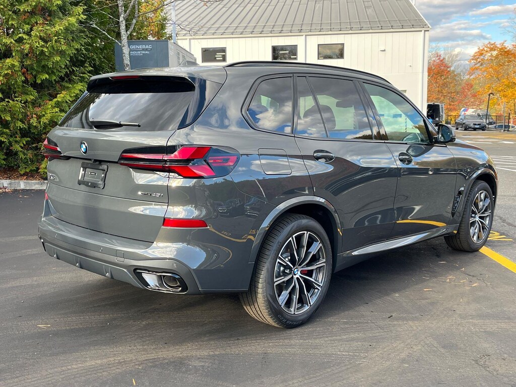 New 2026 BMW X5 xDrive40i Sports Activity Vehicle