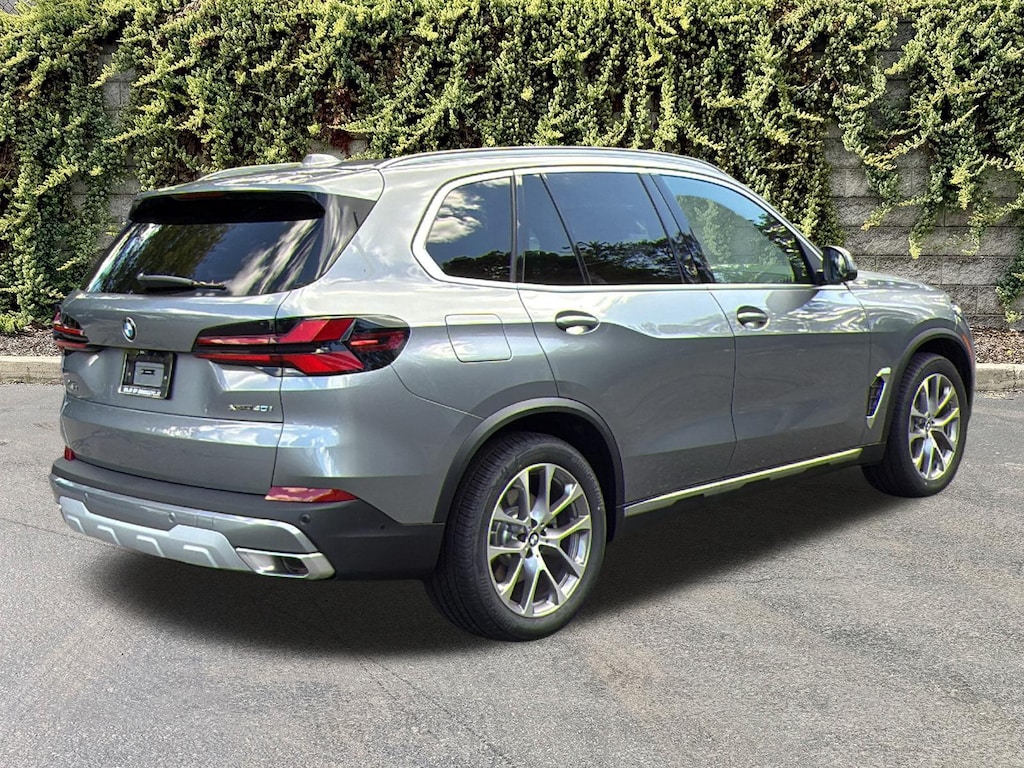 New 2026 BMW X5 xDrive40i Sports Activity Vehicle