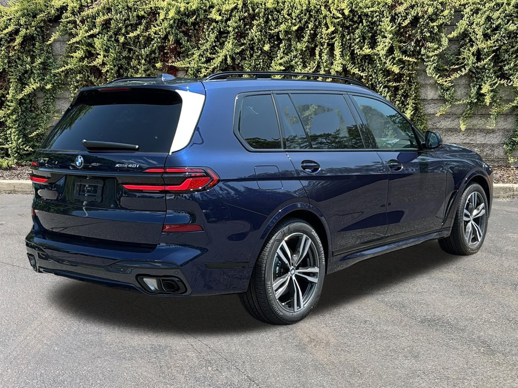 New 2027 BMW X7 xDrive40i Sports Activity Vehicle