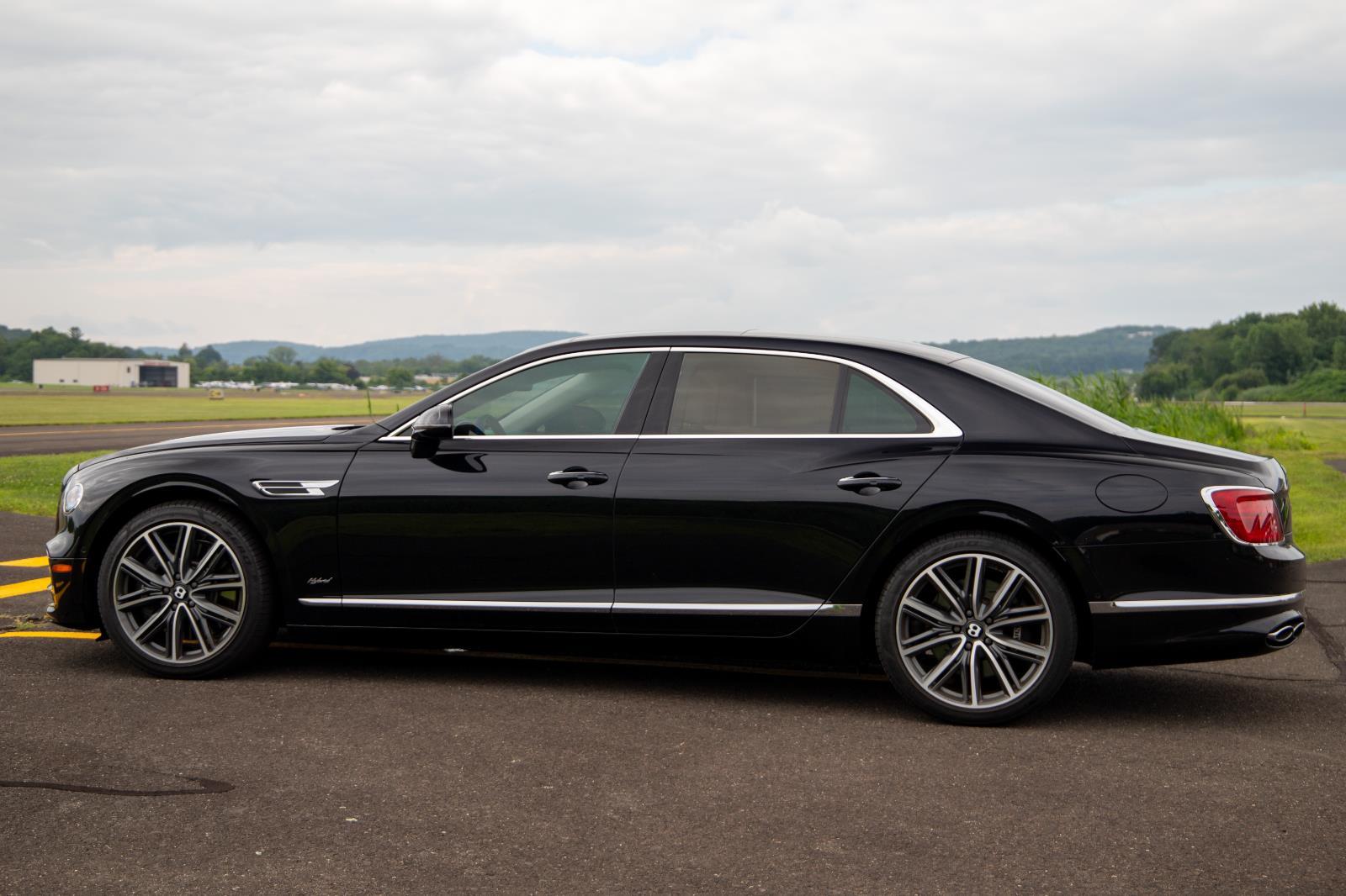 2022 Bentley Flying Spur Hybrid photo 2