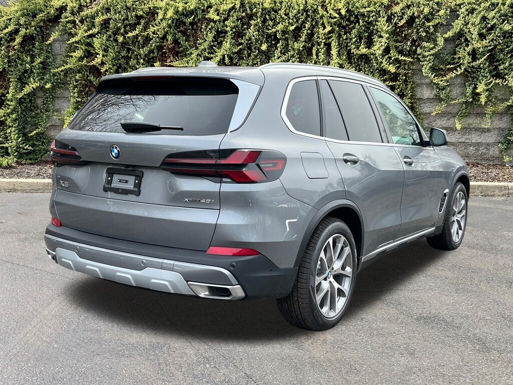 New 2026 BMW X5 xDrive40i Sports Activity Vehicle